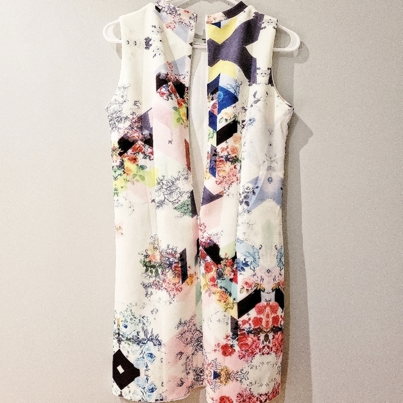 HYPR Sleeveless Abstract Colorful Pattern Dress - Picture 3 of 8